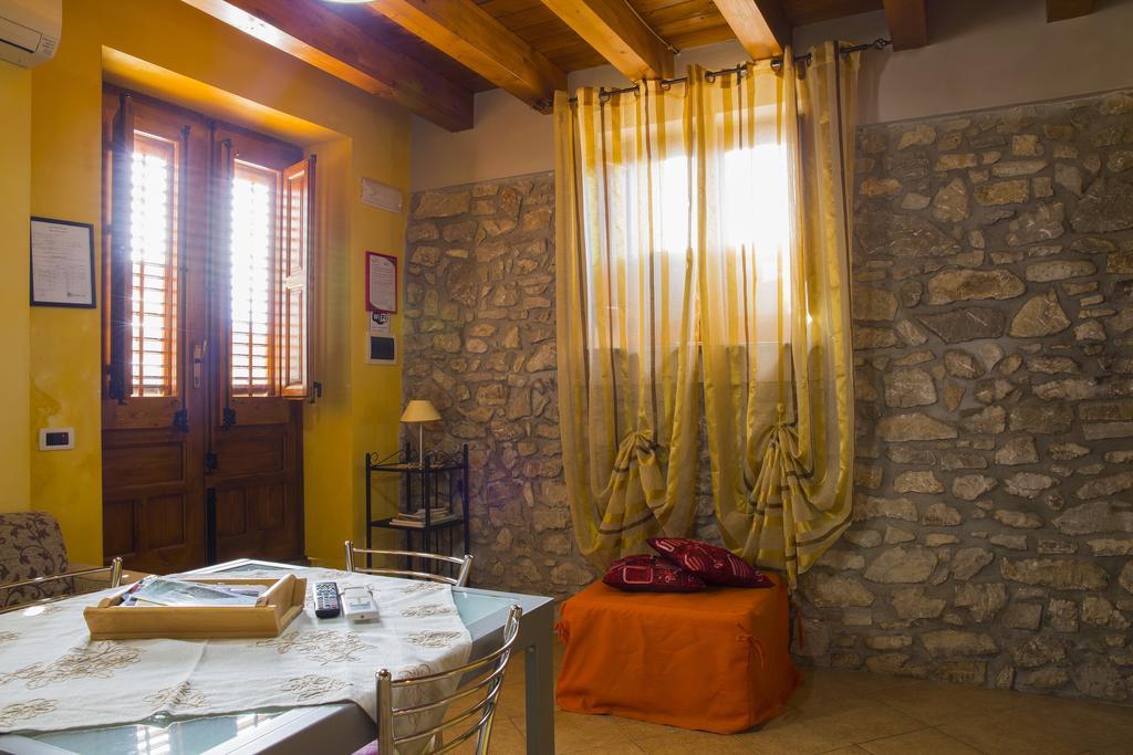 Casa Vacanze Caccamo Santa Lucia מראה חיצוני תמונה
