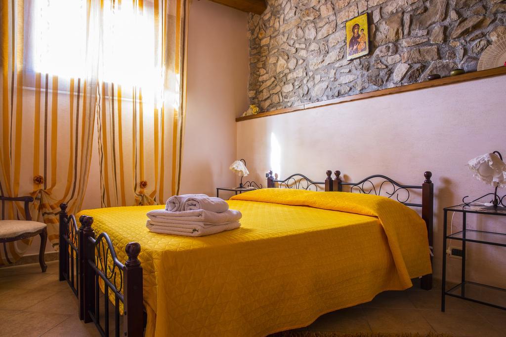Casa Vacanze Caccamo Santa Lucia מראה חיצוני תמונה